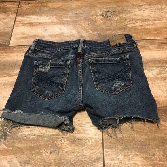 Aeropostale - Destroyed Jean Shorts (Size 2) - Picture 4 of 4